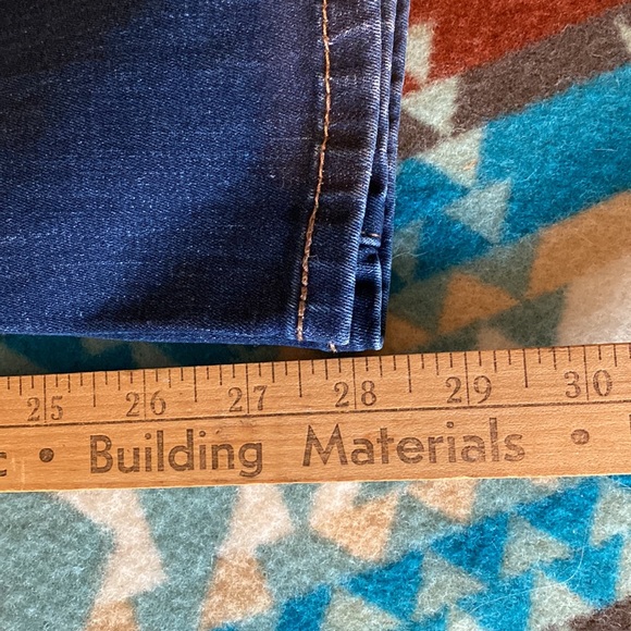 Levi’s High-rise Slimming Skinny Dark Wash Jean size 30 - Picture 6 of 6